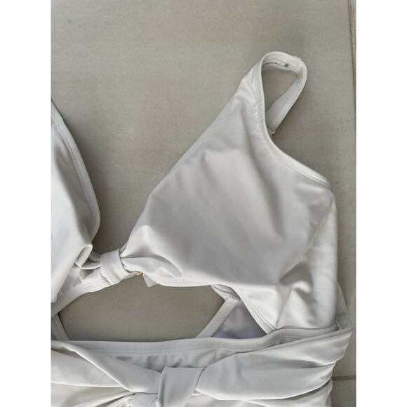 Fashion To Figure Swim Women One Piece Swimsuit Cut Out Swimwear - Picture 2 of 11